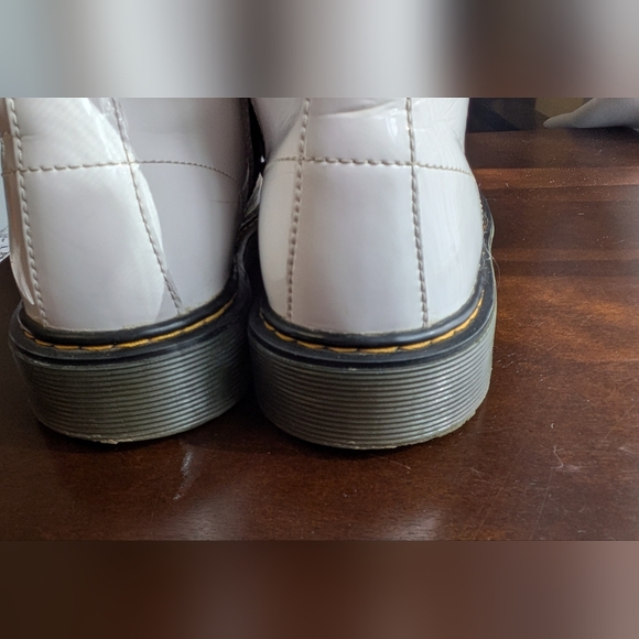 Dr. Martens 1460 Y White Lace Up Boots With Zipper. Size 7 Women, 6 Men. - Picture 7 of 12